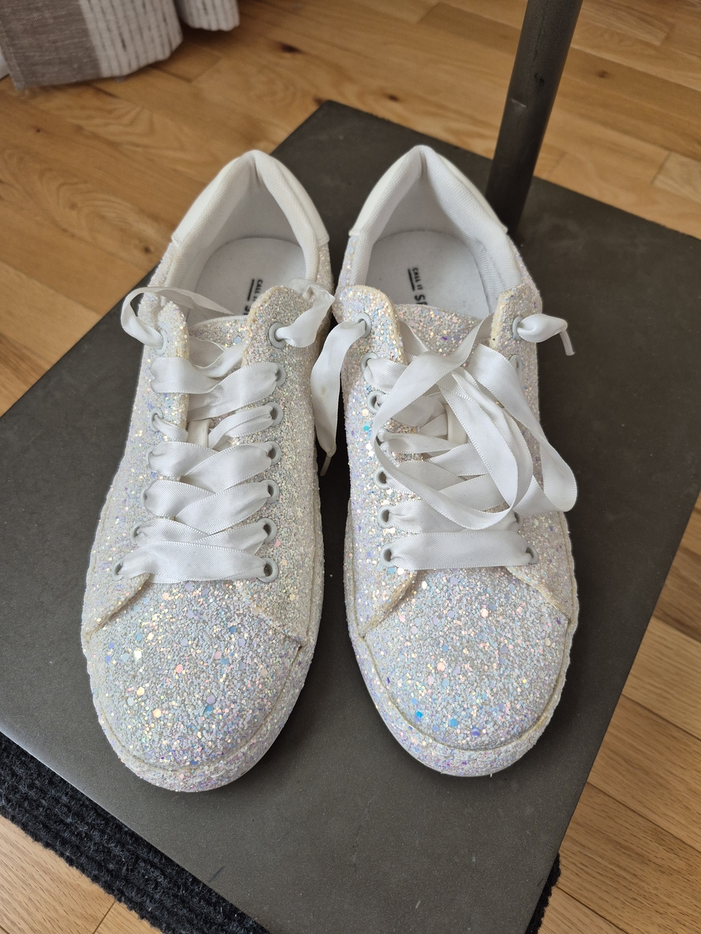 Iridescent White Glitter Low-Top Sneakers for Women